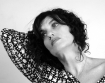 Rrug&euml;timi simbolik ekzistencial<br />n&euml;&nbsp;librin "Vrima&rdquo; t&euml; Rita Petros