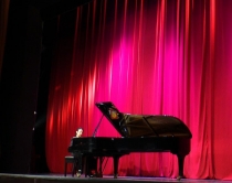 Pianistja Manjola Trebicka dhuron <br />emocione në TOB për publikun