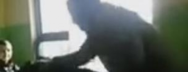 Rrahu nxënësin, shkarkohet<br />mësuesi i biokimisë në Durrës