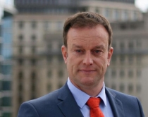 Shpejt t&euml; mbyllim kufijt&euml;<br />se k&euml;shtu shp&euml;tuam...?