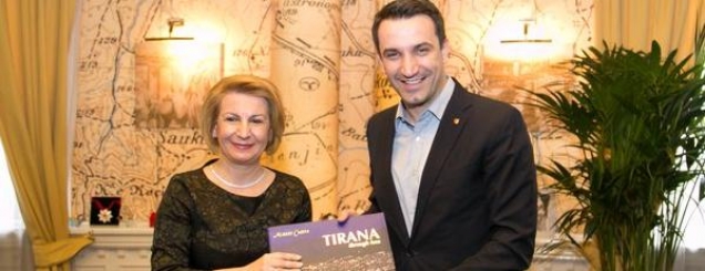 Tetova vler&euml;son kryebashkiakun<br />Veliaj p&euml;r ndihm&euml;n me p&euml;rmbytjet