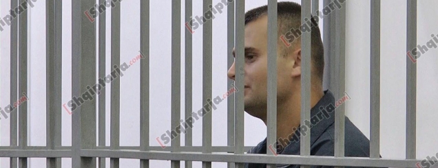 Burg ish-policit grabitës: Doja t'i<br />kërkoja falje taksistit por s'e gjeta