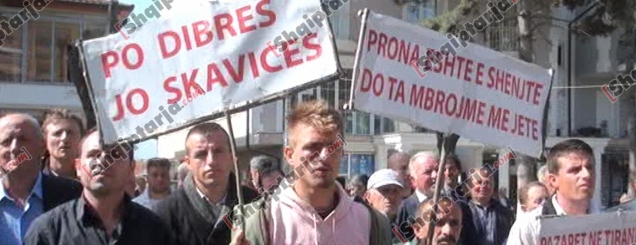 Peshkopi, protestë kundër HEC-it të<br />Skavicës: Pazari po bëhet në Stamboll