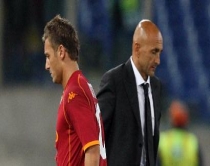 Totti përplaset me grushte me<br />trajnerin, Italia humbet Markizion