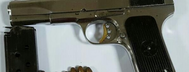 Ecte n&euml; rrug&euml;t e Durr&euml;sit me<br />pistolet&euml;,&nbsp;policia ndalon 26-vje&ccedil;arin