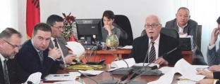 "Frroku" Informoi Sali Berishën<br />deputetët llogari Visho Ajazi Likës