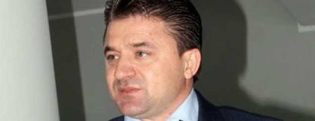 Rroshi: Blushi ka 3 vjet q&euml; shan<br />si gramafoni i Saliut n&euml; oborrin e PS