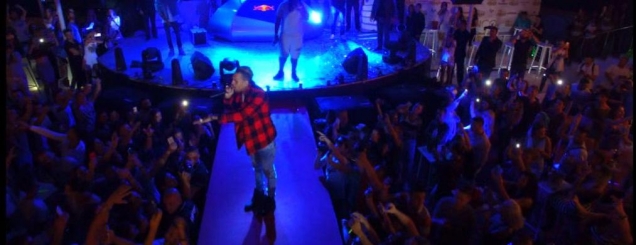 Jo vetëm shqiptarët u habitën edhe<br />Chris Brown u nervozua në Durrës