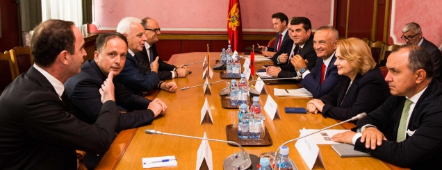 Meta me deputetët shqiptarë: Në<br />negociata për problemet e shqiptarëve