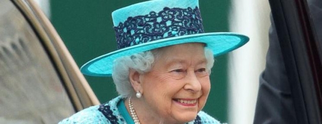 Ekspozohen veshjet e Mbretëreshës<br />Elizabeta me rastin e 90-vjetorit të saj