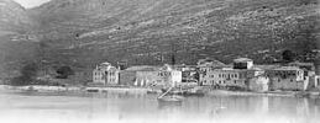 Artan Shkreli: Foto e fortesës së<br />Sarandës në vitin 1892, sot e zhduku