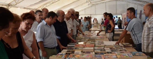 Nis panairi i librit shqip në Durrës<br /> Dako: Do ta kthejmë në traditë