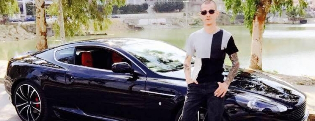 Jeta luksoze e Jetnis Dollapit, makina<br />të shtrenjta, mbante disa armë FOTO 