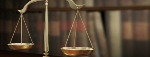 ​Kur Gjykata e Lartë rrëzon<br />Gjykatën e Lartë/Nga Erlis Hereni