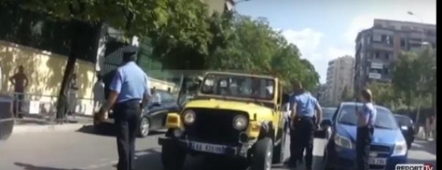 Neutralizoi të riun me armë<br />Tahiri-polices: Bravo Goca!<br /> 