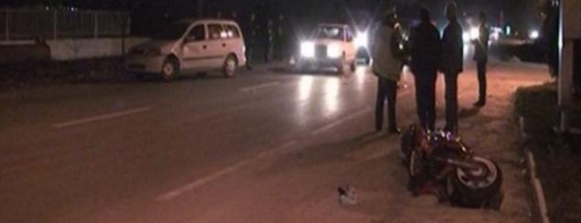 Aksident me vdekje në aksin Laç-<br />Mamurras, furgoni përplas motorin