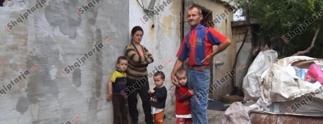 Elbasan, familja Kishta në qiell të<br />hapur, 3 fëmijët në mëshirë të fatit 