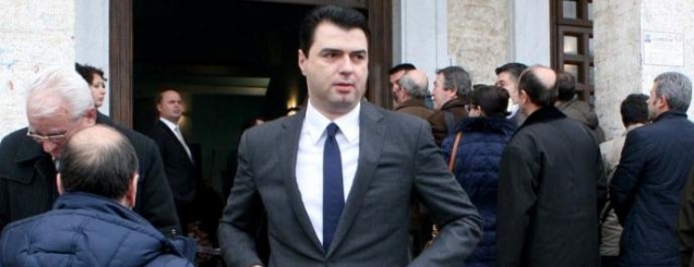 Analiza/ Argumentat qesharak&euml; t&euml;<br />Bash&euml;s q&euml; s'i beson m&euml; as partia e tij