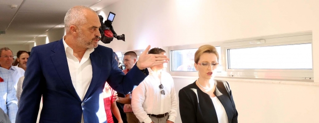 Nj&euml; sh&euml;nim p&euml;r Voltan&euml;n, q&euml; me sa<br />duket i punon gjuha p&euml;rpara trurit!