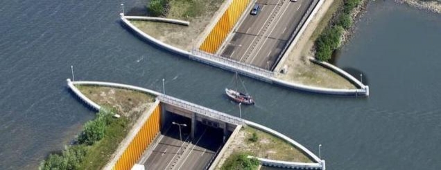 Holandë, ura prej uji që ka<br />thyer të gjitha ligjet e fizikës