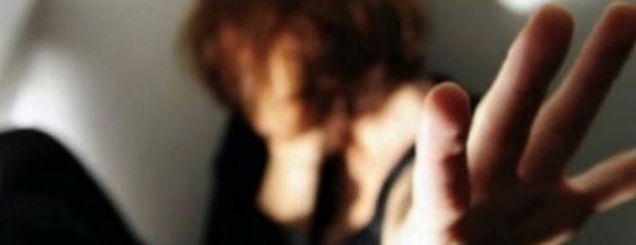 Tenton të kryejë seks me dhunë me<br />53-vjeçaren, në kërkim  29-vjeçari