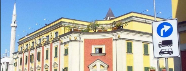 Bashkia e Tiran&euml;s merr&nbsp;&ccedil;mim nga<br />forumi i Lubjan&euml;s p&euml;r gjelb&euml;rimin