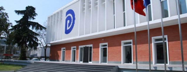 PD: Haki Çako e Ardian Veliu<br />nuk e ndihmuan gjyqtaren