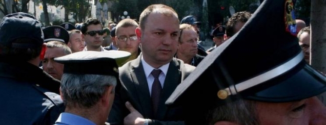 Akuza: 34 vite burg për zyrtarët<br />e INUV, 6 vite vetëm për Hoxhën