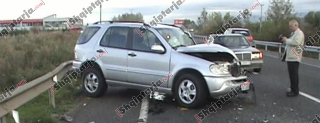 Fuoristrada përplaset me betonieren<br />në Fushëkrujë - Vorë, 2 të plagosu