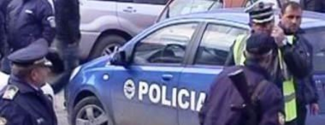 Tiranë, i pret rrugën makinës<br />përplaset për vdekje kalimtari