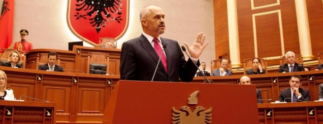 Nuk ka nevoj&euml; t&euml; jem<br />historian&nbsp;q&euml; t&euml; mbroj Himar&euml;n