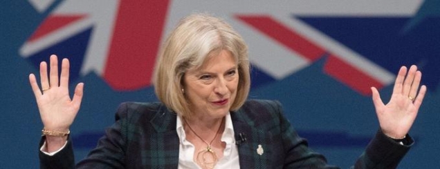Angli, kryeministrja May, kundër<br />vendimit të Trump për emigrantët
