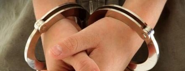 Fier, grabiten 4 mln lek&euml;, vihet n&euml;<br />pranga edhe shoku i&nbsp;15-vje&ccedil;arit