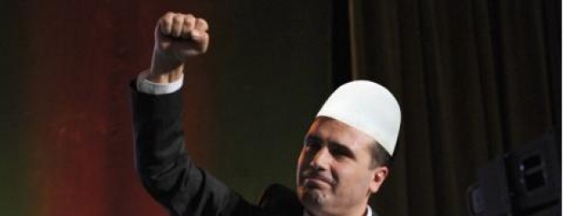 FOTO/Zoran Zaev, në miting me<br />plis në kokë, e kryqëzojnë mediat