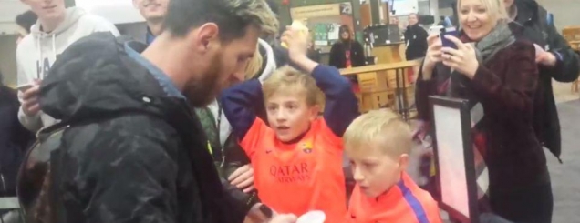 VIDEO/ Takojnë yjet e Barcelonës<br />reagimi i vogëlushëve të le pa fjalë