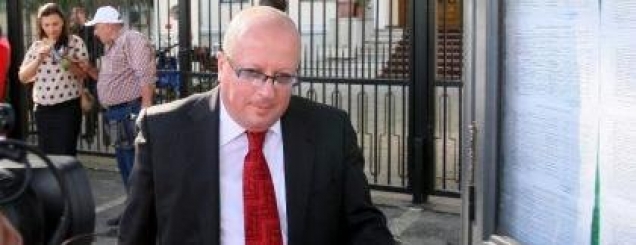 Policia sqaron pse u arrestua<br />avokati Genc Gjokutaj, 2 akuzaVD/Gjokutajt iu hoq patenta para 9 muajsh