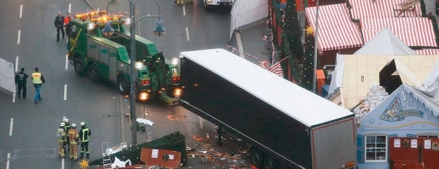 Gjermanët e dinin që furtuna ishte<br />pranë, morën masa, sërish u goditën