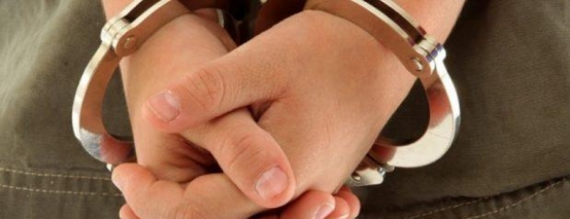 I premtoi pushime 14-vjeçares por e<br />detyroi të prostituonte, arrestohet
