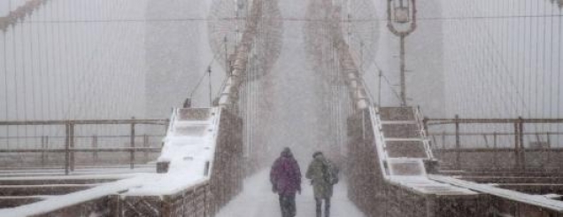New York nën dëborë, mbyllen<br />shkollat dhe anulohen fluturimet