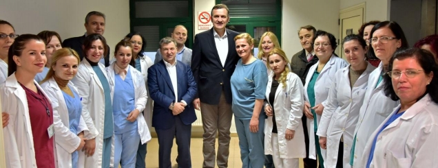 Beqaj: Rikthehet normaliteti në <br />maternitetin e spitalit të Durrësit
