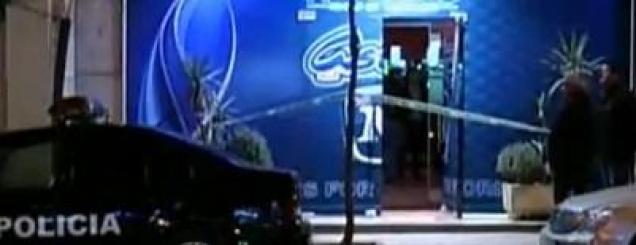 Tiranë, tenton të grabisë<br />kazinonë me një pistoletë lodër<br />VIDEO/Momenti i grabitjes nga kamerat e sigurisë