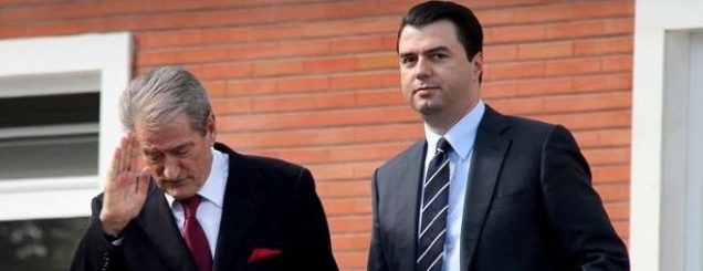 Hap pas hapi, ja si Basha bllokon<br />reform&euml;n n&euml; drejt&euml;si prej 2 vitesh