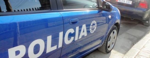 Diber, Prej 4 dit&euml;sh e zhdukur,<br />v&euml;llai k&euml;rkon t&euml; motr&euml;n