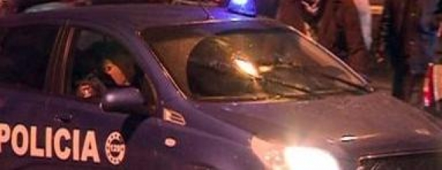 Elbasan, sherr me thika n&euml; lokal<br />mes t&euml; rinjve, plagoset 17-vje&ccedil;ari