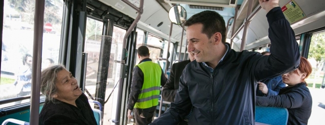Veliaj inspekton shërbimin e linjës<br />së autobusëve Qendër-Shtish Tufinë