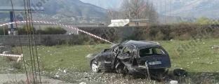 Gjirokastër, përplasen dy makina<br />lëndohen lehtë dy persona/FOTO