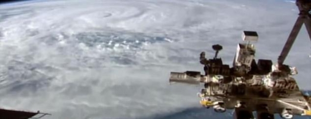 VIDEO/ Pamje nga hapësira gjatë<br />formimit të ciklonit Debbie
