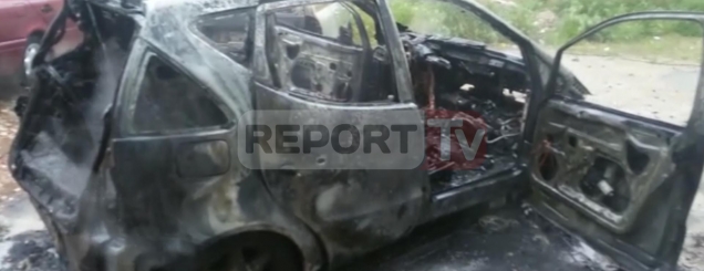 Fier, makina përfshihet nga flakët<br />pronari del me shpejtësi/Video