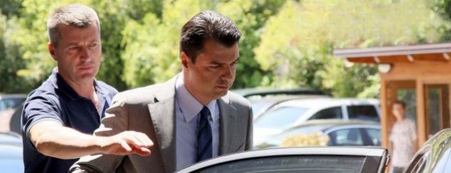 P&euml;rse Lulzim Bash&euml;s nuk i&nbsp;duhen&nbsp;<br />negociator&euml;? Nga Mero Baze