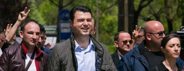 Në emër të kujt?/ Analizë<br />nga Drini Kuqo